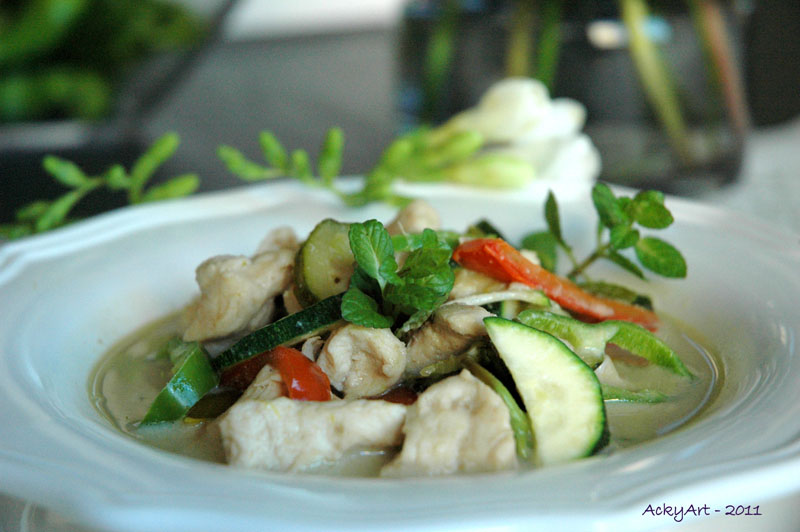 Kaeng Khiao Wan Nuea/Kai – Pollo Thai al curry verde e latte di cocco… ‘per bene’