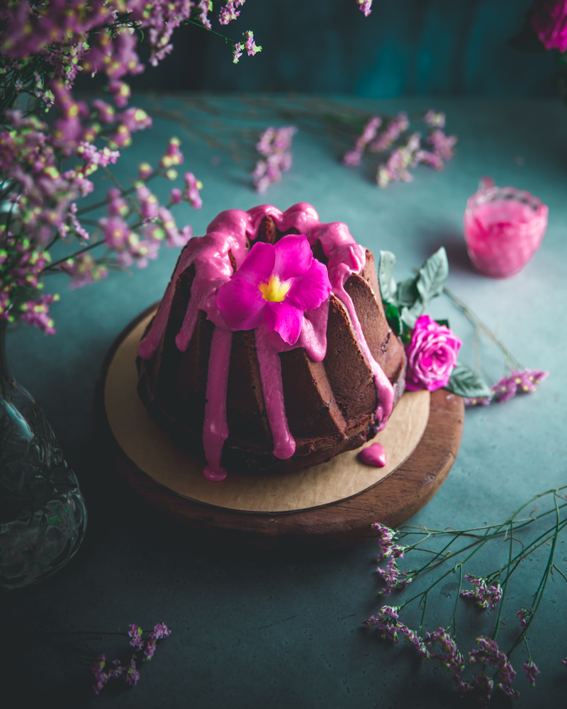 Bundt cake al cioccolato e lamponi con esubero di lievito madre