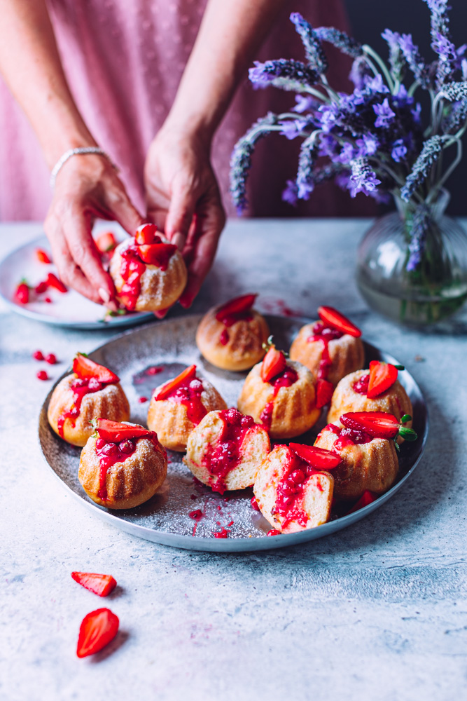 Mini bundt cakes ai frutti rossi